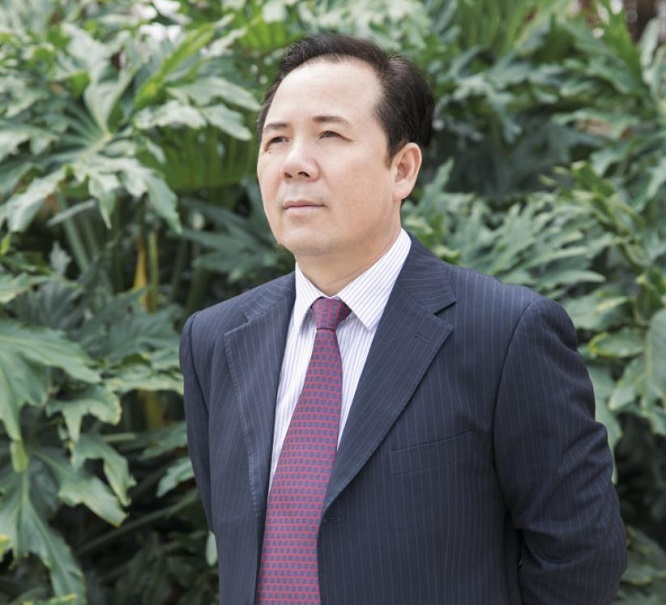 画家吕启明近照 画家吕启明近照